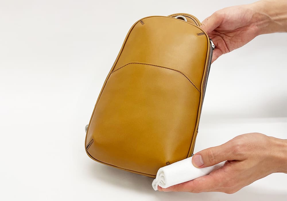 ソフトクリーナーの使い方|拭き取り・乾燥