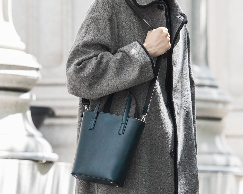 No.06 クラシック ミニショルダーバッグ 着用イメージ